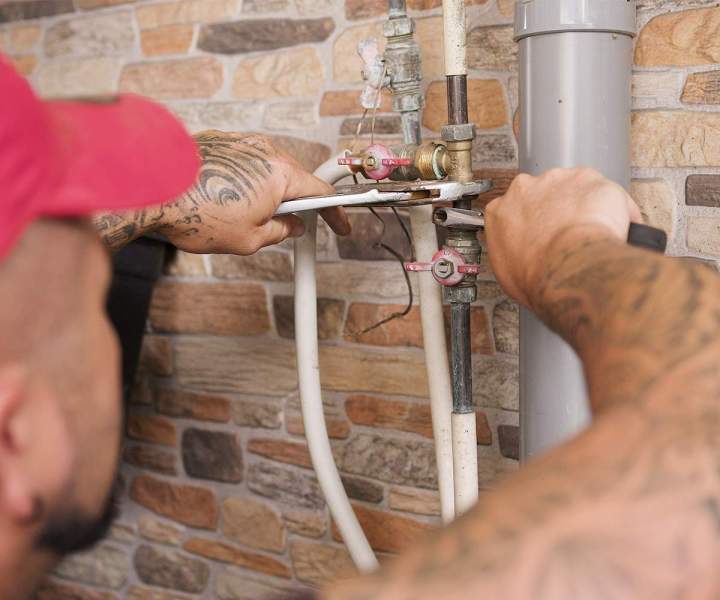Installateur de chauffe-eau électrique Le Tampon